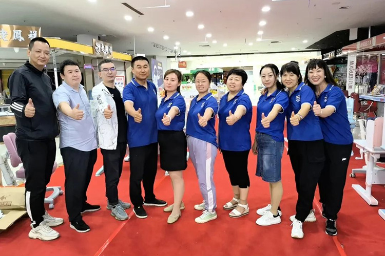 鄂尔多斯快猫成人短视频18周年庆爆破活动，4天售出97套快猫最新网址椅！